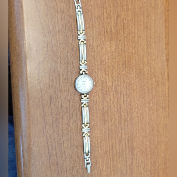 Two Tone Hamlin Bracelet Watch with Quartz Movement - Picture 7 of 9